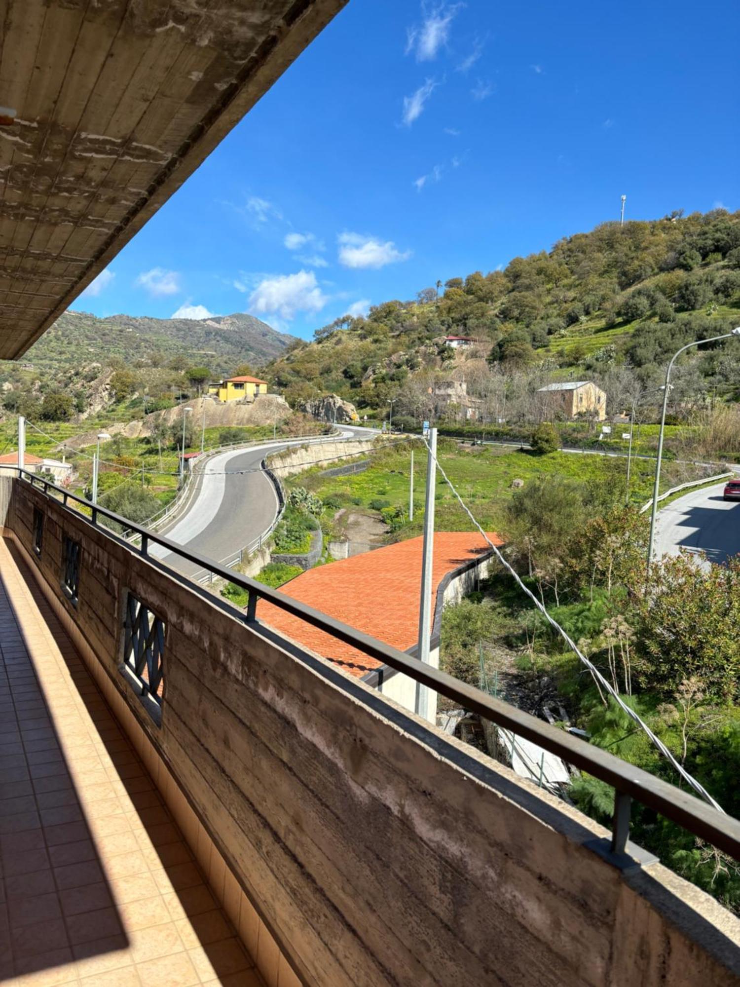 Appartement Il Sole Dell'Alcantara à Gaggi Extérieur photo